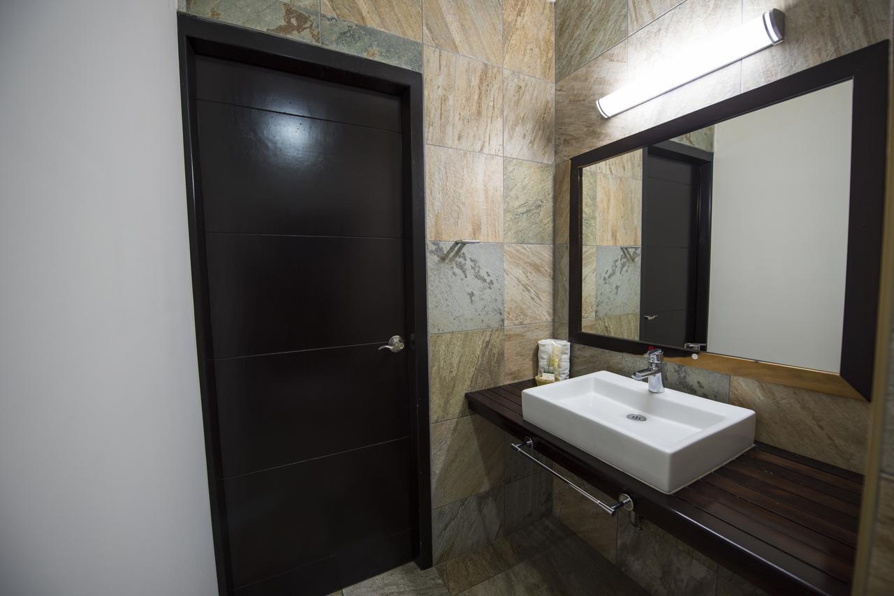 Hotel Andiroba Palace Tuxtla Gutiérrez Exteriör bild